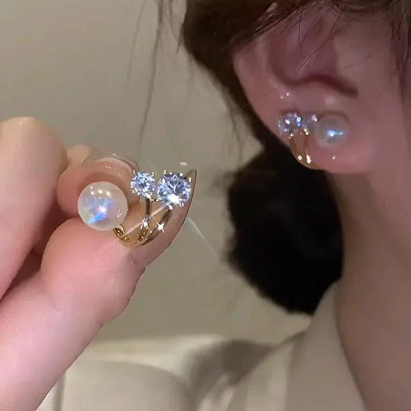 Korean Vintage Imitate Pearl Crystal Earrings for Women Jewelry High-Class Luxury Zircon Flower Butterfly Leaf Stud Earrings