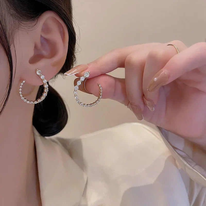 Korean Vintage Imitate Pearl Crystal Earrings for Women Jewelry High-Class Luxury Zircon Flower Butterfly Leaf Stud Earrings
