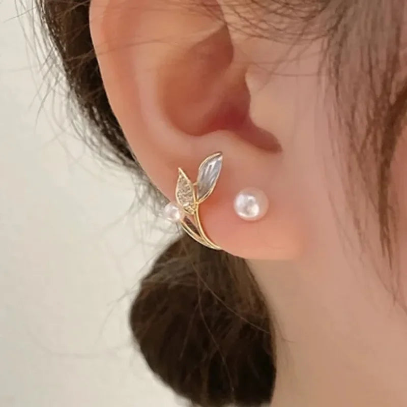Korean Vintage Imitate Pearl Crystal Earrings for Women Jewelry High-Class Luxury Zircon Flower Butterfly Leaf Stud Earrings